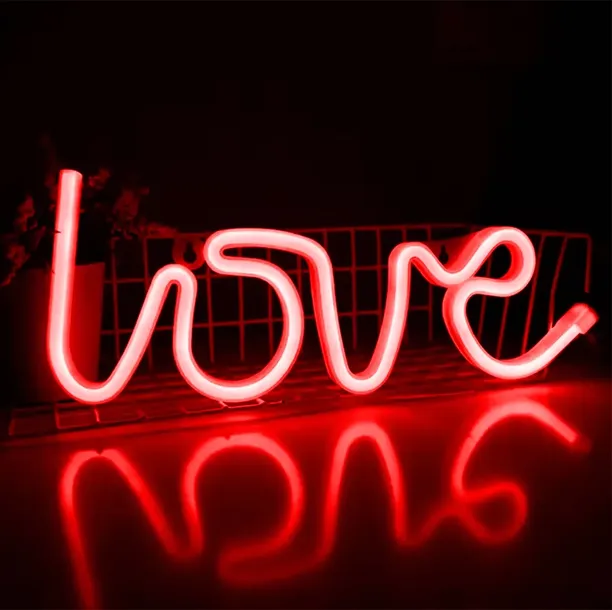 zd79b-neon-led-napis-love-rodzaj-led