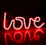 zd79b-neon-led-napis-love-rodzaj-led