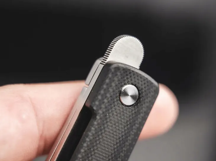 noz-boker-plus-friday-model-plus-friday