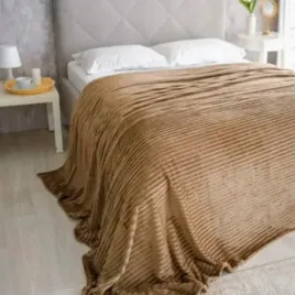 koc-brazowy-wytlaczany-paski-200x220-cm-pled-lozko-fotel-cieply-walentynki