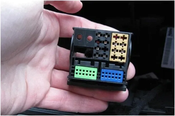 adapter-modul-bluetooth-aux-do-citroen-peugeot