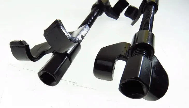 sciagacz-do-sprezyn-82x355-2szt-kod-producenta-yt-2547-marka-yato-stan-nowy