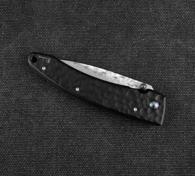 mcusta-forge-black-damascus-vg-10-85cm-material-glowni-stal