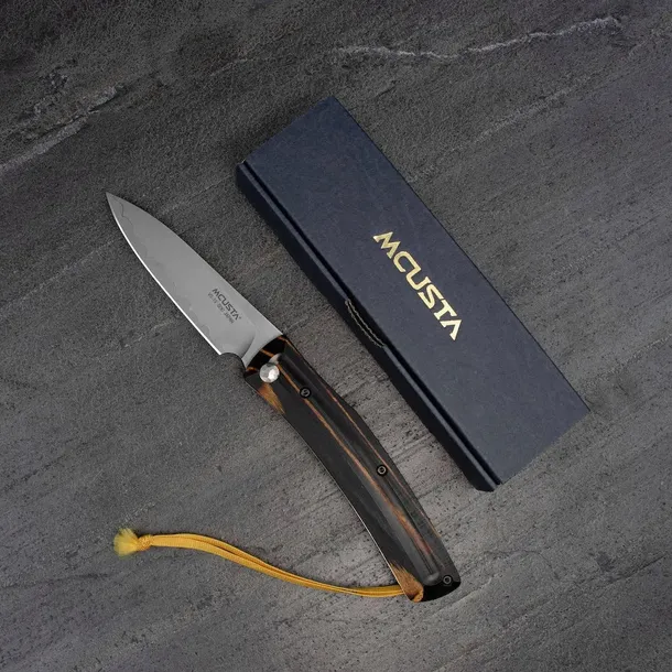 mcusta-friction-folder-czarno-zolty-vg-10-75-cm-marka-mcusta