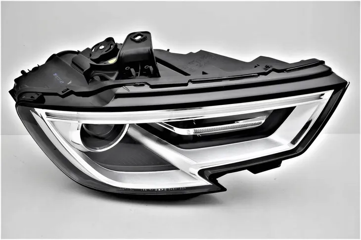 audi-a3-od-16-reflektor-xenon-led-prawy-strona-zabudowy-prawa