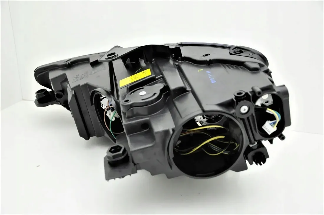 audi-a3-od-16-reflektor-xenon-led-prawy-stan-nowy