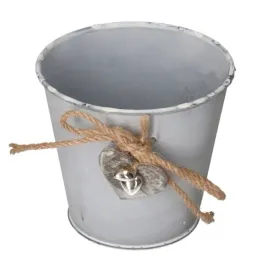 doniczka-oslonka-metalowa-z-serduszkiem-doniczka-do-stroika