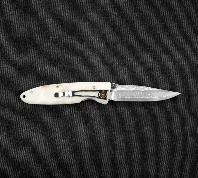 mcusta-classic-wave-corian-damascus-vg-10-85-cm-marka-mcusta