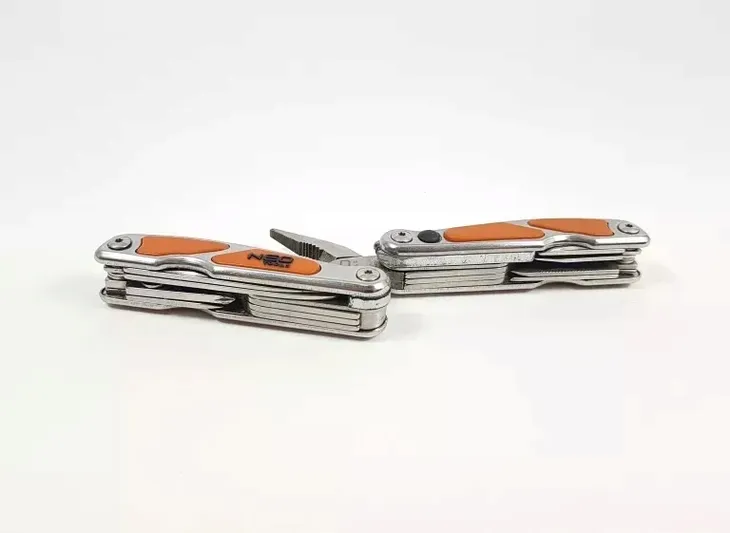 multitool-10w1-neo-z-led-01-027-topex-stan-nowy-dlugosc-po-zlozeniu-10-5-cm