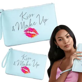 kosmetyczka-damska-kiss-niebieska-na-zamek-soft-blue