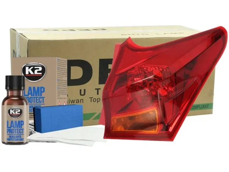 lampa-prawa-toyota-auris-e18-2012-stan-nowy
