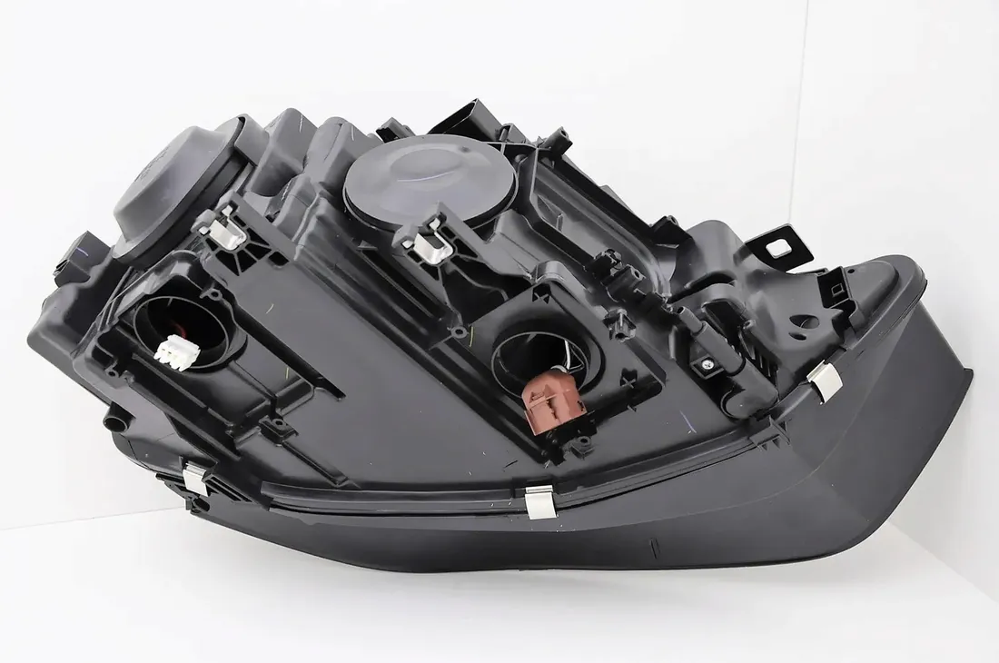 audi-a4-xenon-led-od-2012-reflektor-prawy