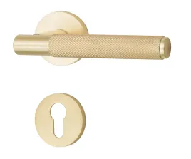 klamka-soria-zloty-satynowy-rozety-na-wkladke-wb