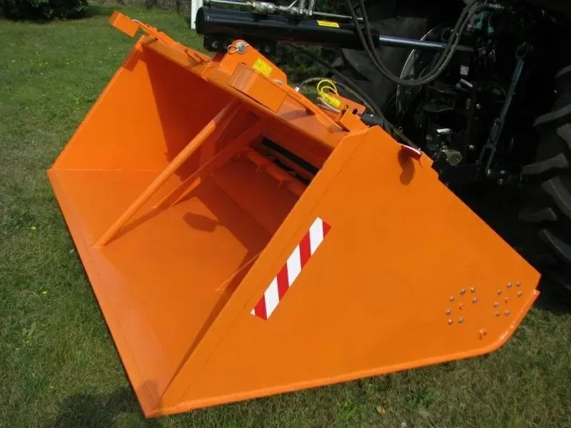piaskarka-posypywarka-solarka-samozaladowcza-pomarol-ps-200-stan-nowy