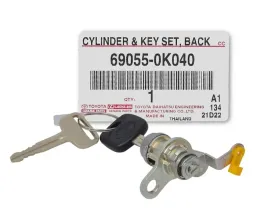 zamek-tylnej-klapy-toyota-hilux-2-5-3-0-d-4d-kun-69055-0k040-690550k040-oe