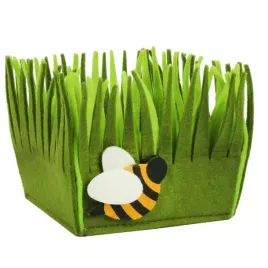 zielona-filcowa-oslonka-wielkanocna-z-pszczolka-na-prezenty-lub-kwiaty