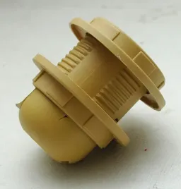 3x-oprawka-plastikowa-gwintowana-e27-pod-abazur