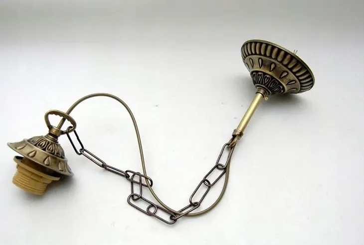 lampa-zawiesie-patynowane-zwis-do-klosza-lampa-liczba-punktow-swiatla-1