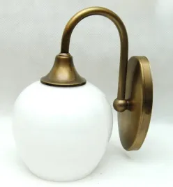 kinkiet-mosiezny-lampa-scienna-z-mosiadzu