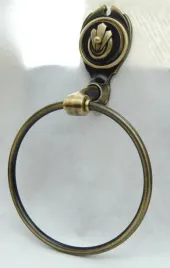 uchwyt-mosiezny-wieszak-scienny-na-recznik