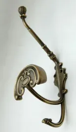 duzy-wieszak-mosiezny-na-ubrania