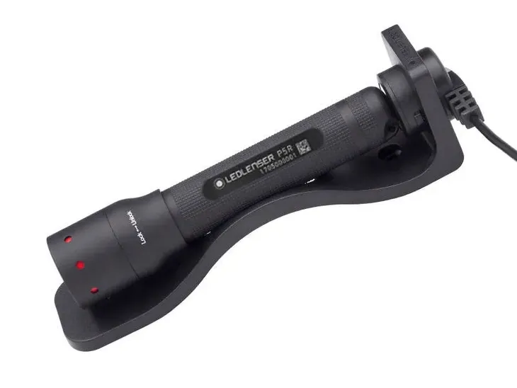 latarka-ledlenser-p5r-420-lumenow-marka-ledlenser