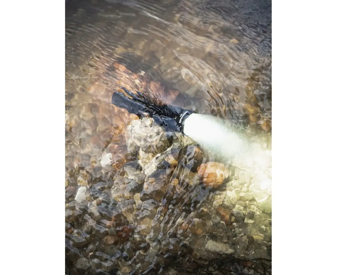 latarka-edc-armytek-dobermann-pro-magnet-usb-warm-stan-nowy