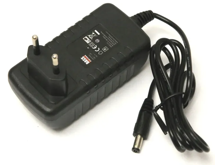 ladowarka-do-baterii-li-ion-akumulatora-24v-napiecie-v-24-v