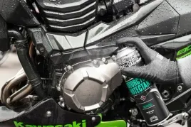 muc-off-608-srodek-ochronny-do-motocykla-400ml