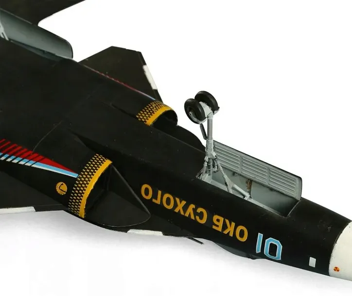 1-72-sukhoi-su-47-berkut-marka-zvezda-okres-po-ii-wojnie-swiatowej