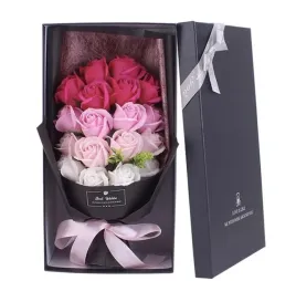 flowerbox-mydlane-roze-bukiet-kwiatow-na-prezent-dla-walentynki-dzien-babci