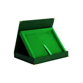 etui-z-tworzywa-sztucznego-poziome-w-kolorze-zielonym-na-deske-230x180