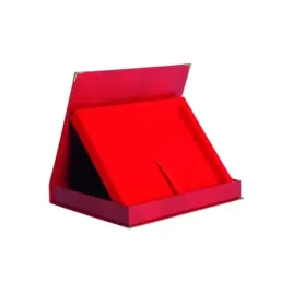 etui-z-tworzywa-sztucznego-poziome-w-kolorze-czerwonym-na-deske-200x150