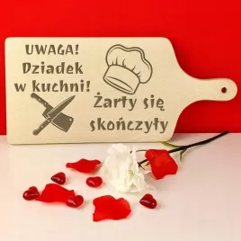 deska-uwaga-dziadek-w-kuchni