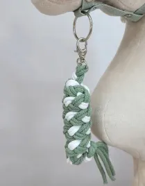 uwiaz-dla-hobby-horse-ze-sznurka-bialo-szalwia