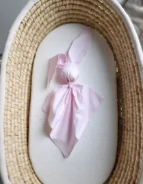 miekka-przytulanka-kocyk-kroliczek-z-bawelny-rozowy