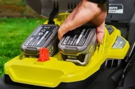 kosiarka-akumulatorowa-ryobi-one-ry18lmx40a-0