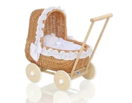 wiklinowy-wozek-dla-lalek-pchacz-z-biala-poscielka-haftowana-naturalny