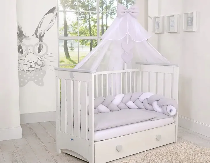 moskitiera-z-szyfonu-biala-rodzaj-baldachim