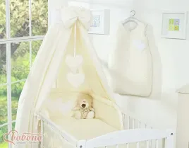 baldachim-z-tkaniny-serduszka-kremowe