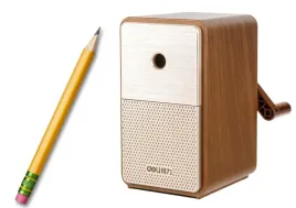 strugaczka-na-korbke-z-pojemnikiem-regulacja-ostrza-brazowa