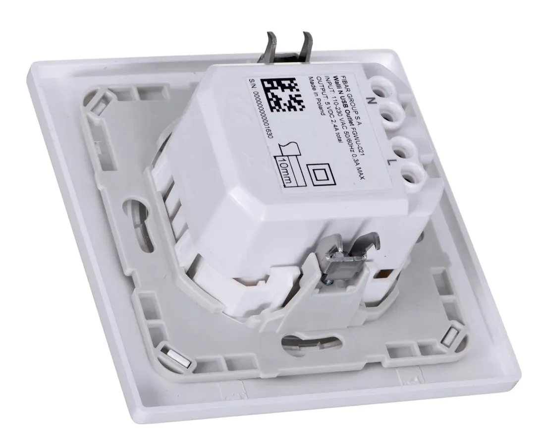 fibaro-gniazdo-usb-walli-n-usb-outlet-fgwu-021