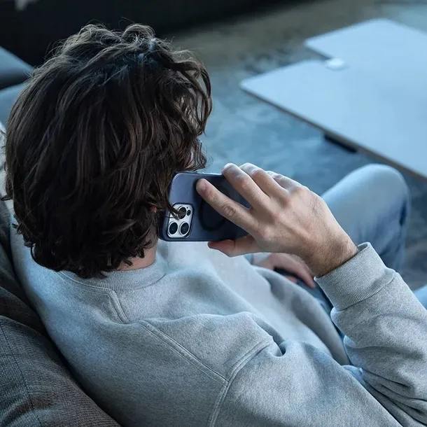 incase-slim-case-magsafe-etui-iphone-16-clear-pasuje-do-modelu-iphone-16