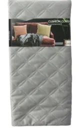 poszewka-dekoracyjna-szara-na-poduszke-45x45-cm-z-wytloczonym-wzorem-wzor-1