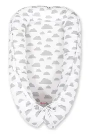 kokon-niemowlecy-dwustronny-kojec-otulacz-premium-bobono-chmurki-szare