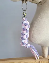 uwiaz-dla-hobby-horse-ze-sznurka-jasny-roz-fiolet-bialy