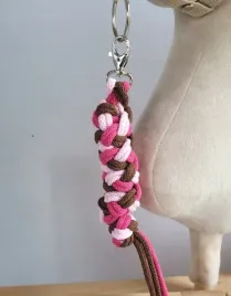 uwiaz-dla-hobby-horse-ze-sznurka-jasny-roz-ciemny-roz-braz