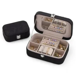 szkatulka-na-bizuterie-etui-organizer-pudelko-czarna-koronka-pd157cz