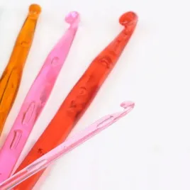 zestaw-22-szt-szydelek-w-wygodnym-etui