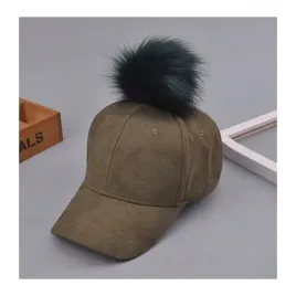 czapka-z-daszkiem-velvet-z-pomponem-military-cz13zie